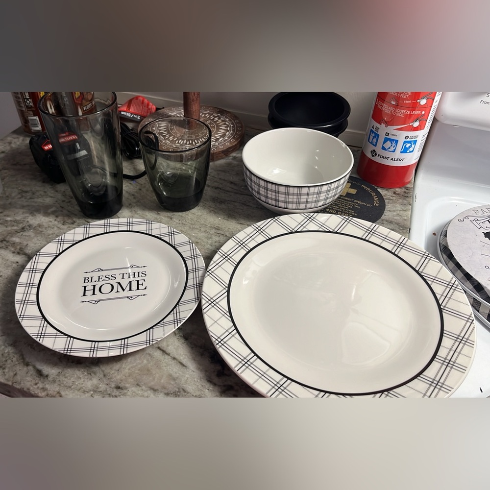plaid dish set